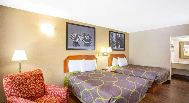 Четырёхместный номер Standard Super 8 by Wyndham North Palm Beach