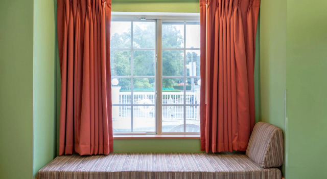 Microtel Inn & Suites by Wyndham Charlotte/Northlake, Забронировать Отель Отели Шарлотте с парковкой, Парковка