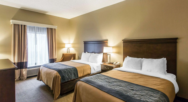 Четырёхместный номер Standard Comfort Inn & Suites Cookeville