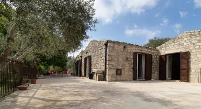 Casa Il Carrubbo, Book Hotel Hotels in Sicily with a Pool, Swimming Pool