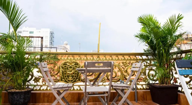 Студия Executive Woody House Saigon Center