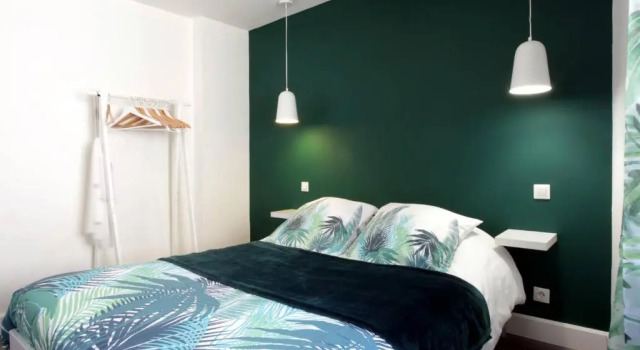 L'Or Vert, CASTLE VIEW, PRIVATE parking, Air conditioner, Netflix, 160m from medieval town