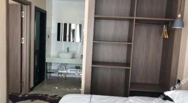 Chifeng Qingcheng Hotel, Book Hotel Chifeng Inner Mongolia