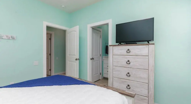 Коттедж Pet Friendly Shared Pool Sleeps 14
