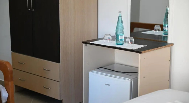 Vila Oxinn, Rezerwuj Pensjonat Hotele w Durres County z parkingiem, Parking