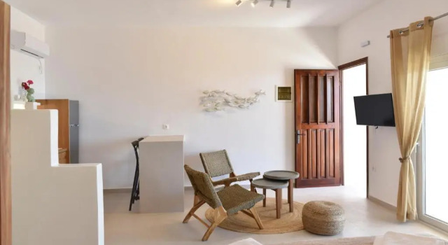 Полулюкс Giourgas Studios & Apartments