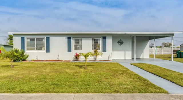 4 Mi to Beach: Charming Port Charlotte Home!