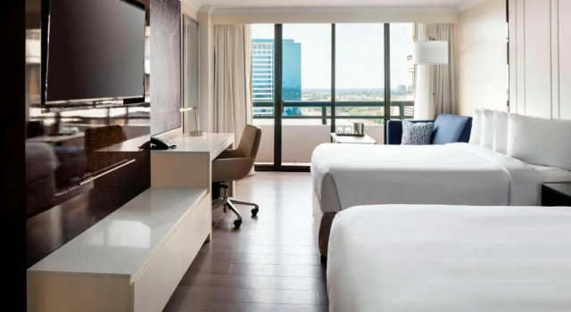 Двухместный номер Standard с балконом Irvine Marriott