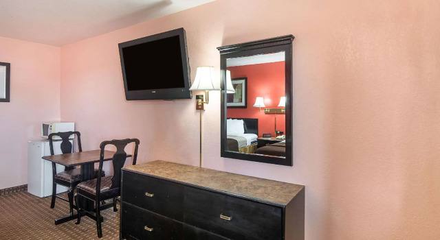 Четырёхместный номер Standard Econo Lodge Dalhart Hwy 54 - Hwy 287