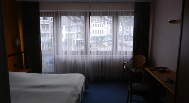 Albert 1er, Rezervovat Hotel Hotely v Lutych s parkováním, Parkování
