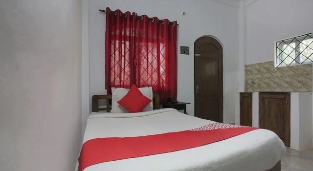 OYO 7476 Braganza Guest House, Prenota Affittacamere Baga 