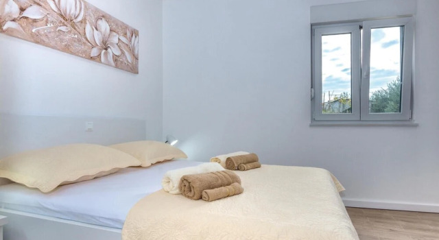 Nice Home in Srinjine With 2 Bedrooms, Wifi and Outdoor Swimming Pool