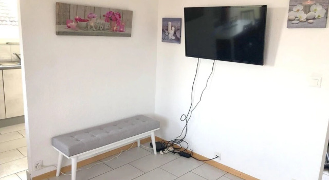 Apartment With 2 Bedrooms in Bevaix, With Wonderful Lake View, Pool Ac, Rezervasyon Daire La Grande-Beroche Neuchatel