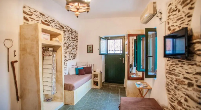 Kythnian Traditional 19th Century House, Rezerwuj Hotel Dhriopís Kythnos
