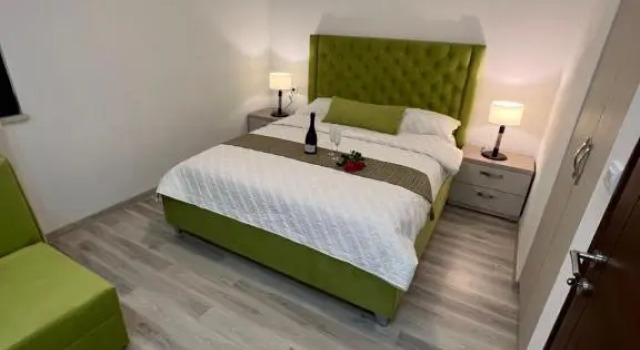 Apartment Ema Star, Book Apartment Busat 