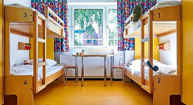Jugendherberge Frankfurt - Haus der Jugend, Забронировать Отель Недорогие отели Франкфурт-на-Майне, рядом с Frau Rauscher Brunnen, недорого