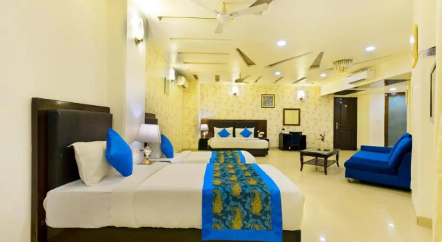 Семейный номер Standard Hotel WHITE & BLUE Delhi Airport