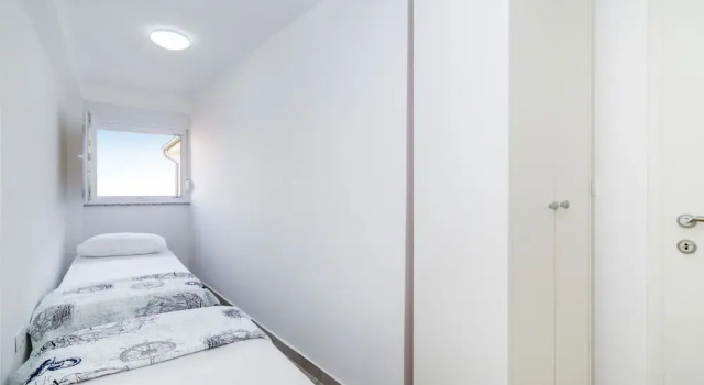 Апартаменты Apartment With Direct Sand Beach Access