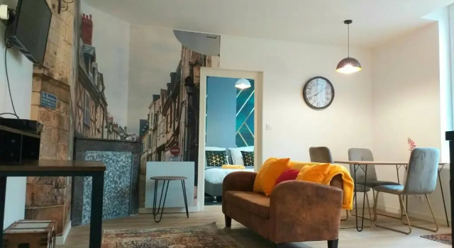 Апартаменты c 1 комнатой Les Volets Bleus - Au Calme avec petit Jardin et Patio - 3 appartements