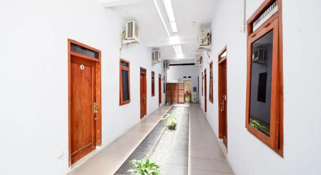 OYO 1791 Griya Boytown, Boek Hotel Solo. Central Java