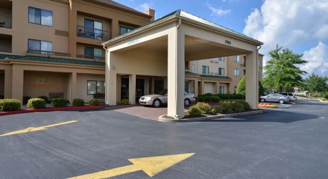 Courtyard by Marriott Bentonville, Varaa Hotelli Hotellit Ozark pysäköinnillä, Pysäköinti