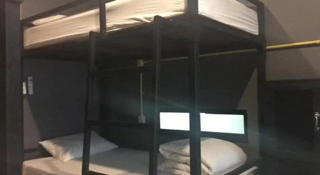 Кровать в общем номере 248 STREET HOSTEL