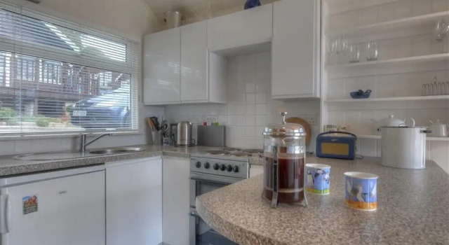 8 Bowling Green Chalets, Varaa Mökki Mökit kohteessa Merseyside, Mökki