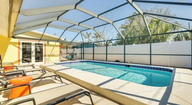 Апартаменты Walk to Fort Myers Beach: Family-friendly Getaway!