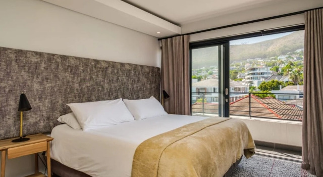 Modern Penthouse in Cape Town With Lovely Views Quendon Penthouse, Забронировать Отель Отели Cape Peninsula с бассейном, Бассейн