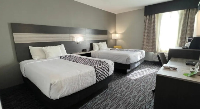 Четырёхместный номер Standard La Quinta by Wyndham Allen at The Village