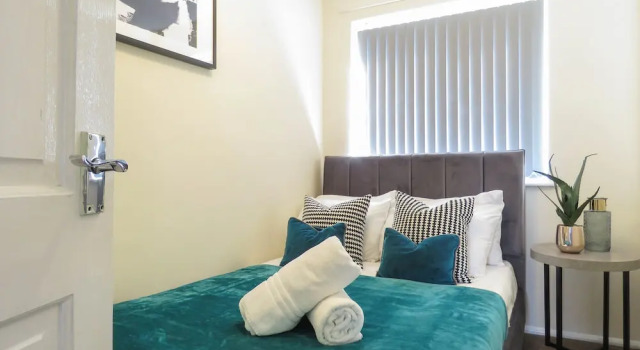 Three Bedroom Duplex Balcony and Parking, Varaa Huoneisto Asunnot kohteessa Merseyside, Huoneisto