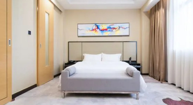 Люкс Business Yufeng International Hotel