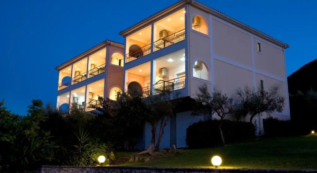 Студия Aristea Apartments