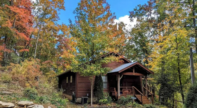 Коттедж с 2 комнатами Lakeside Cashiers Cabin w/ Private Boat Dock!
