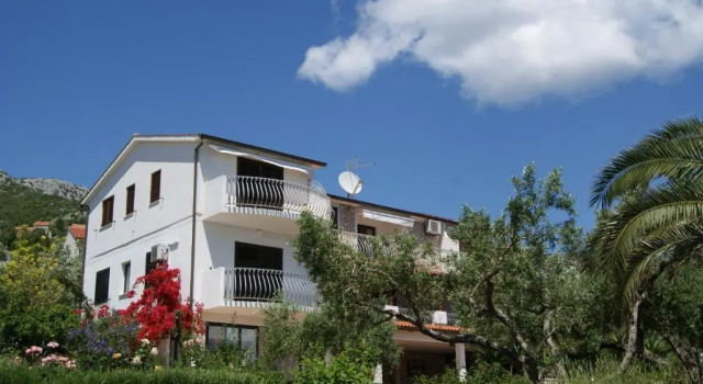 Apartmani Braco Caratan, Prenota Appartamento Hotel a Croatian Islands con parcheggio, Parcheggio