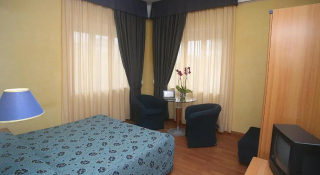 Трёхместный номер Standard Hotel Victoria