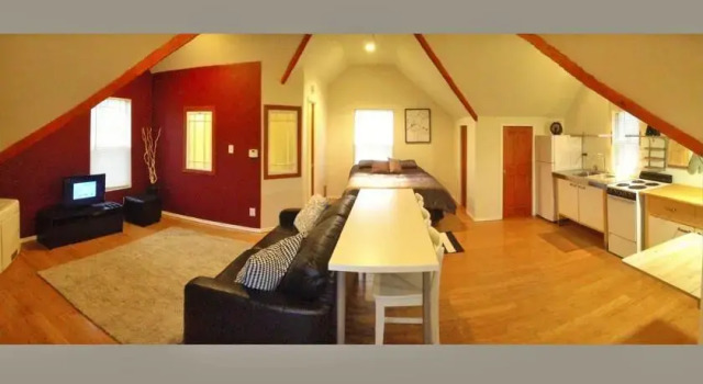Downtown Studio in the Historic District by Wasatch Vacation Homes, Забронировать Отель Солт-Лейк-Сити Salt Lake County, рядом с The Art Barn