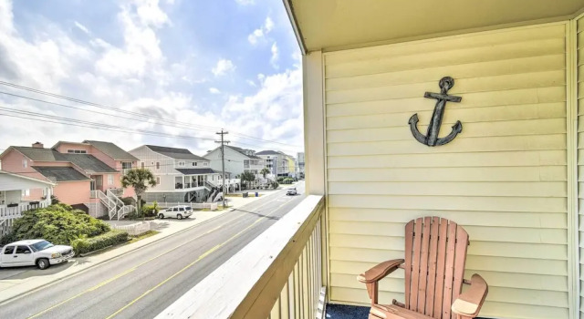 Апартаменты c 1 комнатой с балконом Walk to Beaches: North Myrtle Beach Condo!