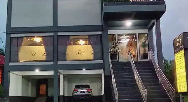 The Rich Hotel, Забронировать Отель Пенаджам провинция Восточный Калимантан