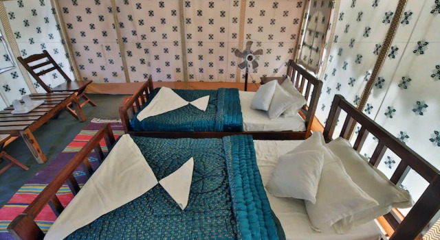 Jaisalmer Desert Resort, Rezerwuj Ośrodek wypoczynkowy Hotele w Rajasthan z parkingiem, Parking
