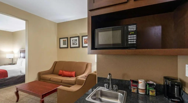 Люкс Comfort Suites Ennis