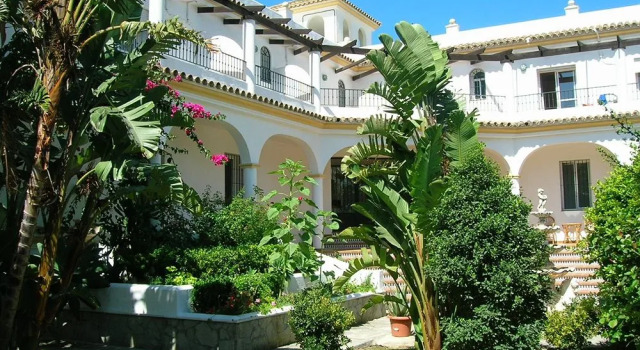 Hostal Los Pinos, Забронировать Отель Отели Саора с парковкой, Парковка