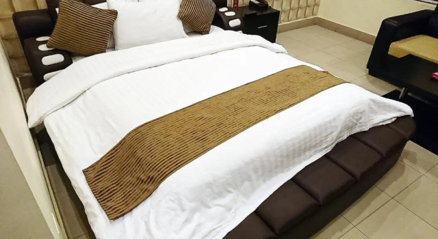 Трёхместный семейный номер Standard Hotel Akbar International
