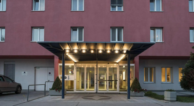 24hours Apartment Hotel