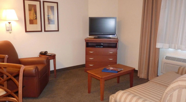 Candlewood Suites Fayetteville – University of Arkansas by IHG, Reserva ahora Hotel Fayetteville Noroeste de Arkansas