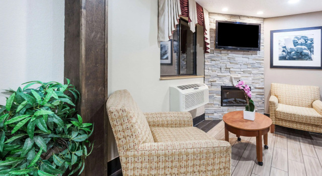 Super 8 by Wyndham Sterling Heights/Detroit Area