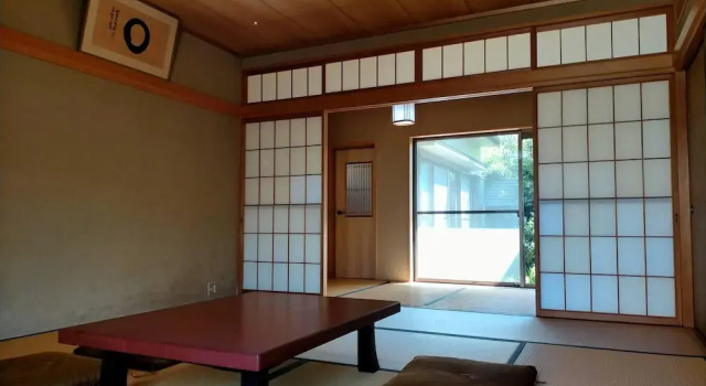 Семейный номер Standard с видом на сад 大阪 堺のお宿 「旧星賀亭」 Osaka Kyuhoshigatei - Classic Japanese Heritage Inn