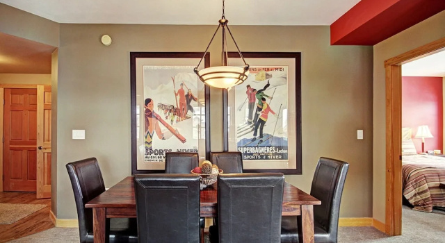 Luxury Remodeled Passage Point Condo - Short Walk to Lifts - Heart of Center Village - PP404 by Redawning, Забронировать Апартаменты/квартира Отели Коппер-Маунтин с бассейном, рядом с Stinger, Бассейн