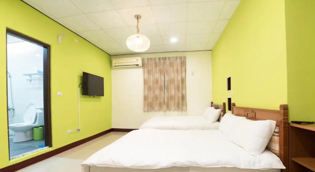 17years old coffee hostel
