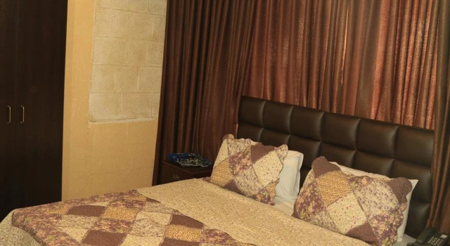 Blue Marine Hotel, Buchen Sie Hotel Hotels in Amman Governorate mit Frühstück, Frühstück